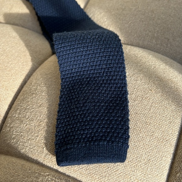 Charles Tyrwhitt tie - Picture 2 of 4
